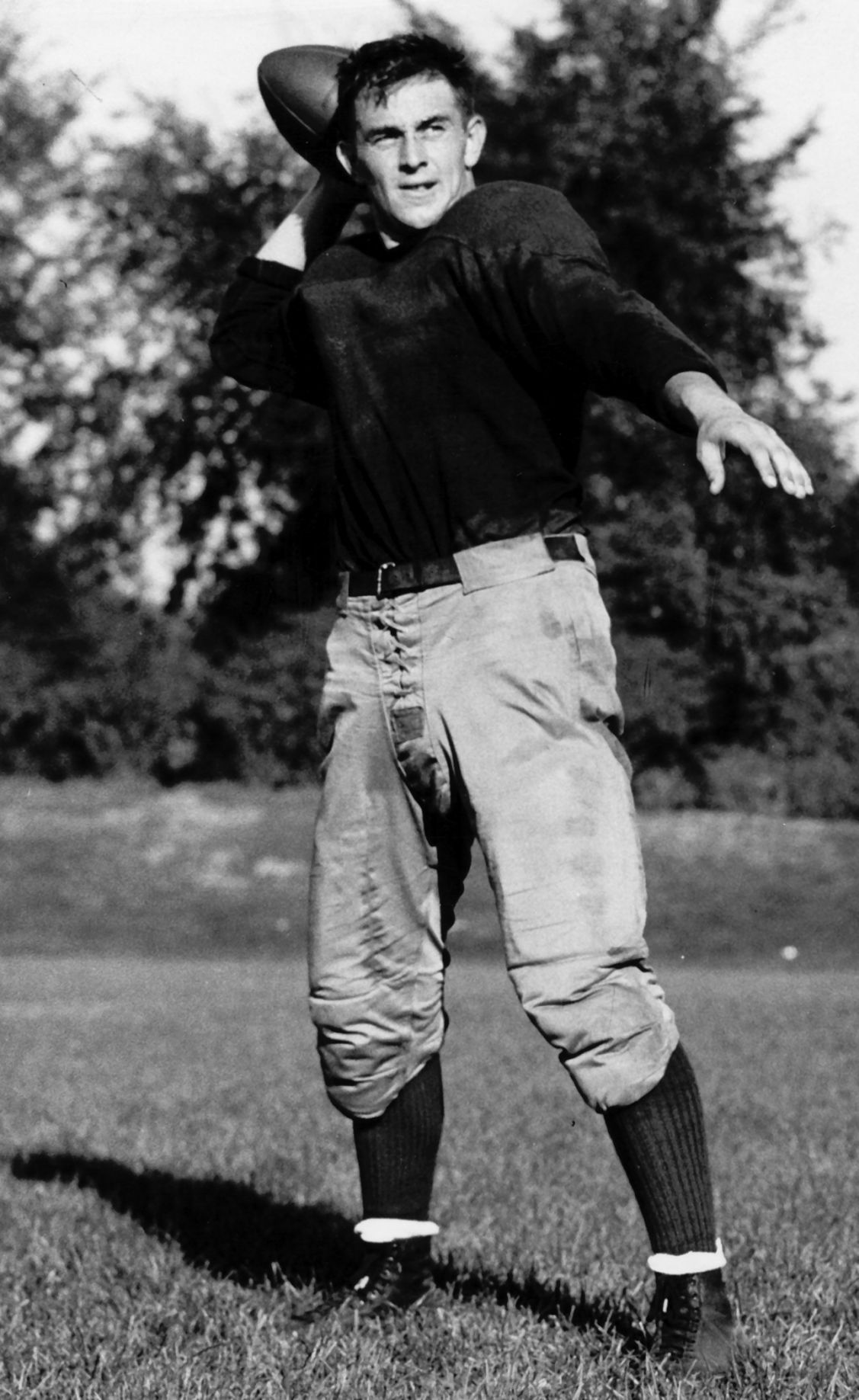 Girard_Earl_pose.jpg